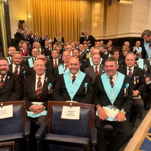 On Saturday 22 members of the Guernsey & Alderney Light Blues Club attended the Light Blues Communication at United Grand Lodge of England Freemasons Hall, where a a meeting of the Lodge Sine Nomine No.10000 took place, and there were 1600 Freemasons present.